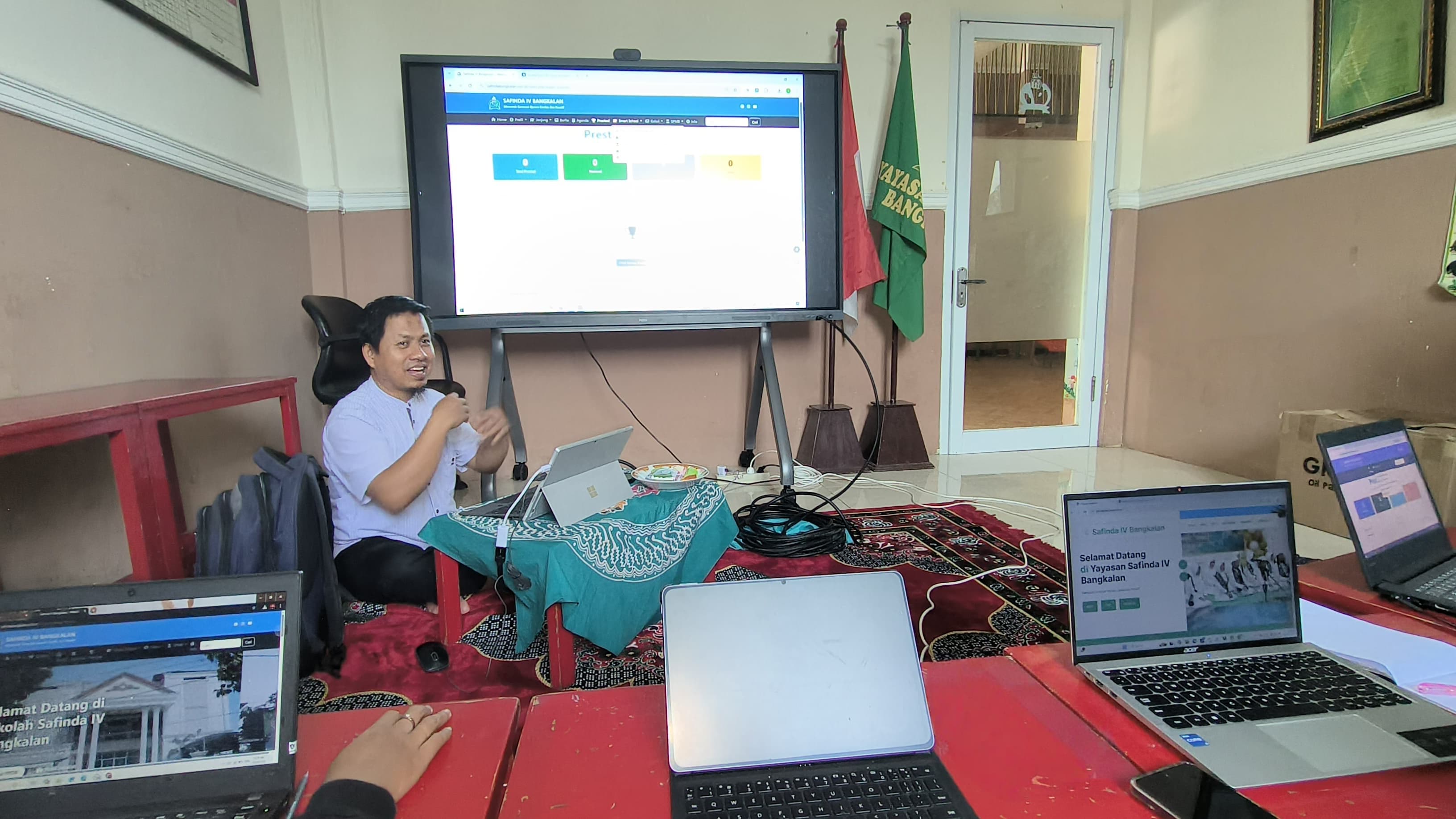 Upgrade Digital Sekolah: Tim Multimeda SAFINDA IV Dibekali Management Website Resmi Sekolah